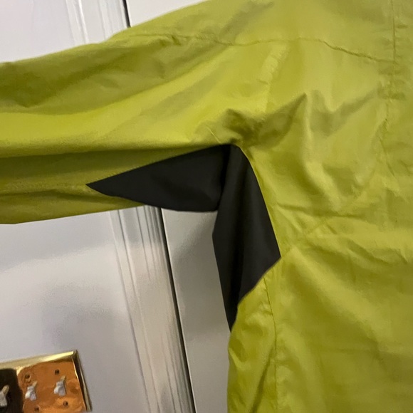 Patagonia Windbreaker - Picture 4 of 6